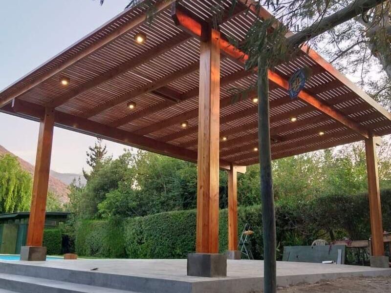 Pergola madera iluminado