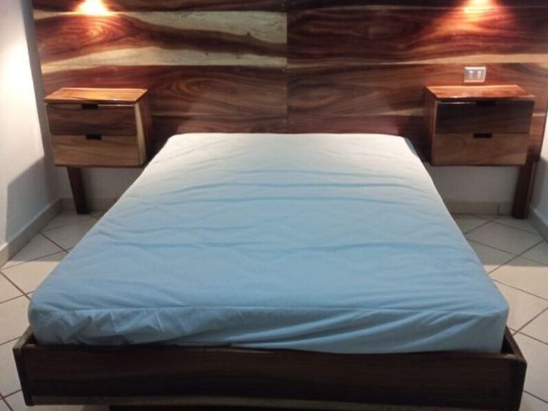 Cama matrimonial Parota México