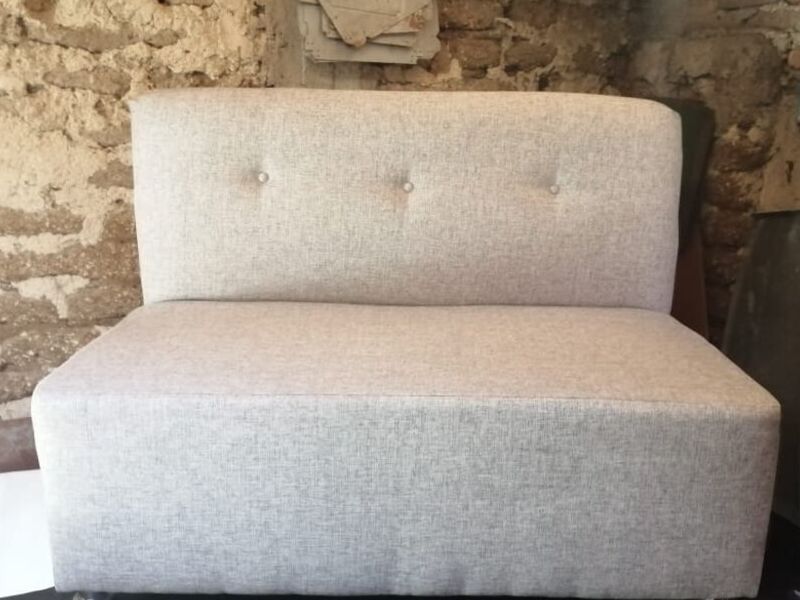 Sillón Tapizado Ocre Guadalajara 