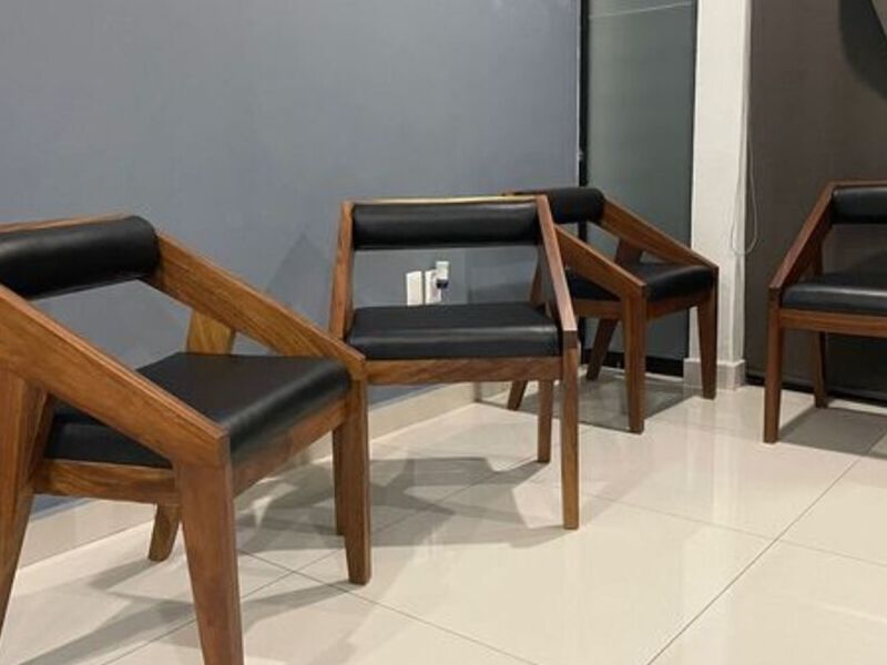 Sillas Clásicas Negras Colima