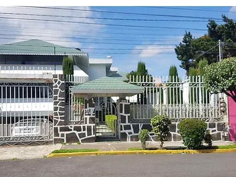Casa Con Departamentos Toluca México 