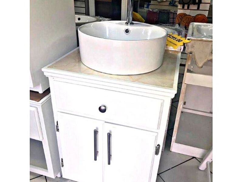 Lavabo con mueble y mezcladora