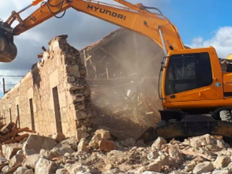 Demoliciones por medio de excavadoras México 
