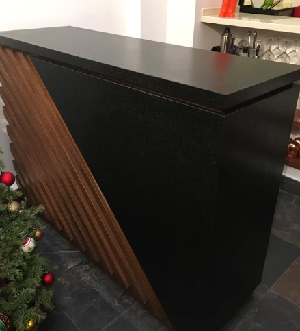 Barra en madera de encino con mármol Mexico Muebles y Closets Modernos
