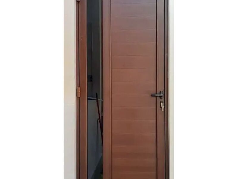 Puerta batiente serie 50 comercial México