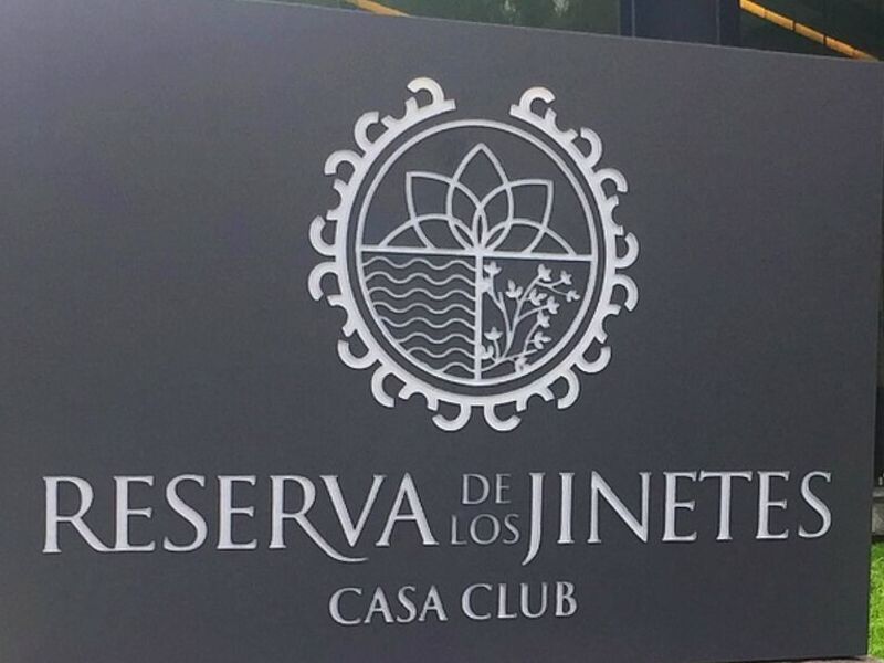 Letrero plus México