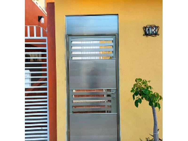 Puerta automática metálica México