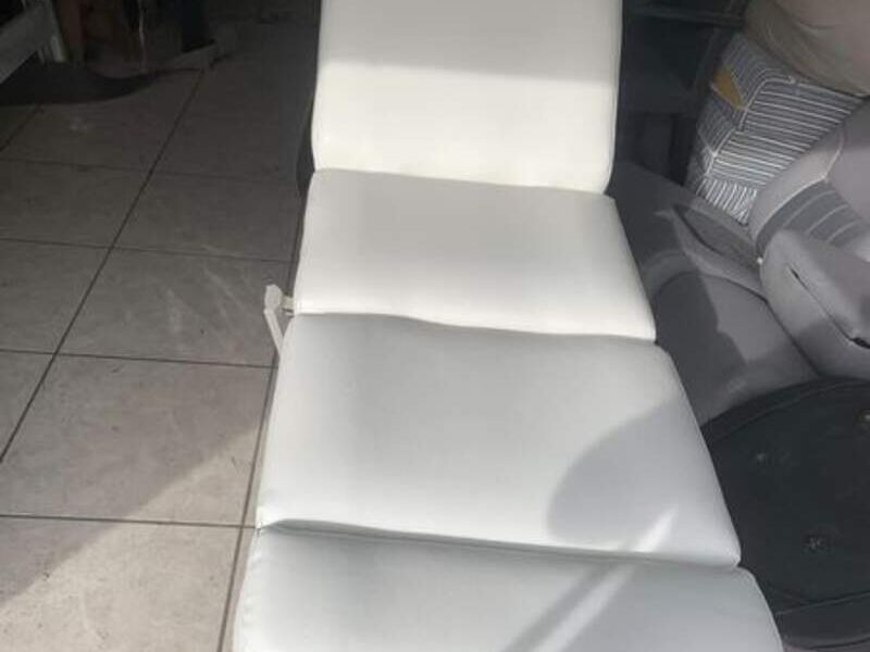 Silla Tapizada Blanca Vallarta 