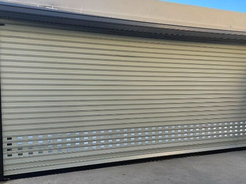 Instalación puerta enrollable México