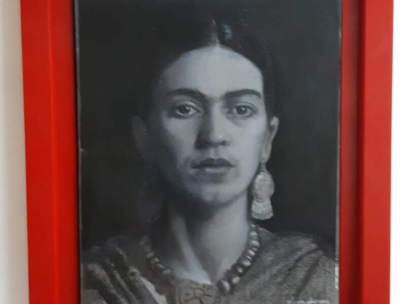 Moldura Roja León