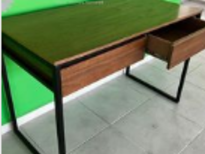 Escritorio Sencillo de Madera Puebla