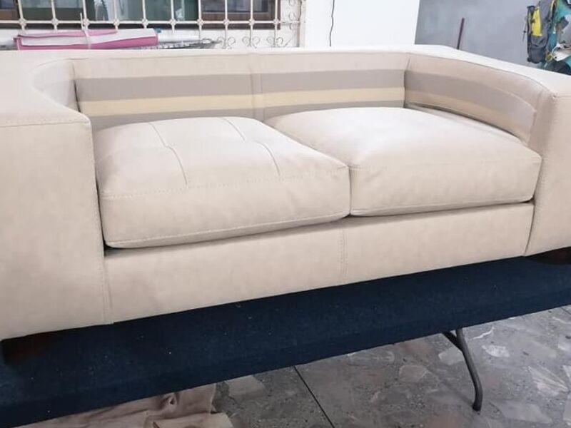 Sillón Tapizado Crema Villahermosa 