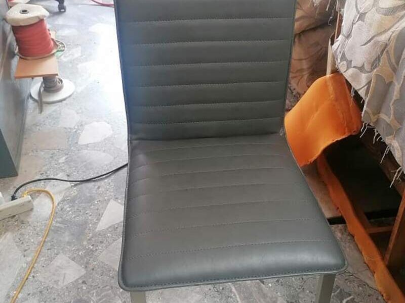 Silla Tapizada Negra Villahermosa 