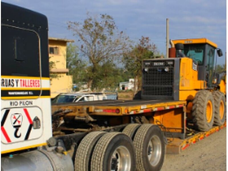 GRÚA LOWBOY CAMA BAJA - Campeche