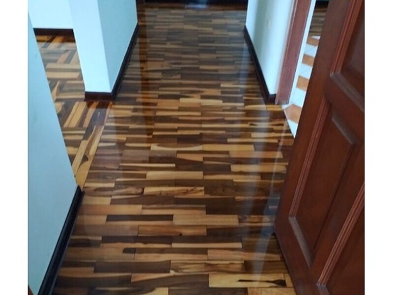 Piso Fresno Dorado