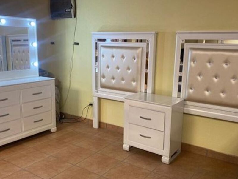 Cómoda Blanca Led Sonora 