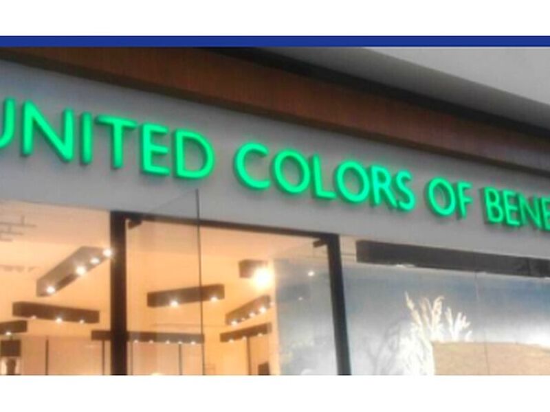 LETRERO BENETTON FABRICADO ACRÍLICO MÉXICO 