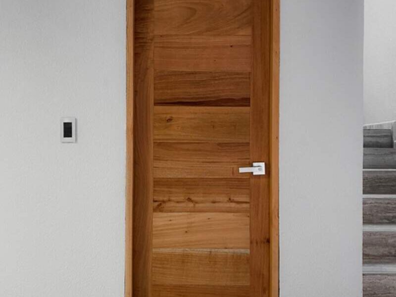 PUERTA DE MADERA SOLIDA NAUCALPAN 