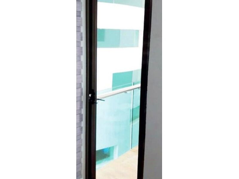 Puerta aluminio champagne Cuernavaca