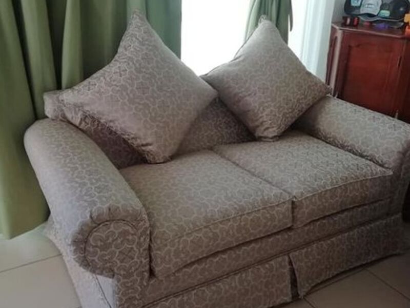 Sillón Tapizado Crema Irapuato 