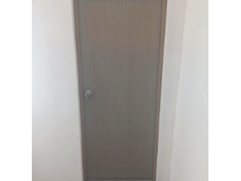 Puerta paso madera gris