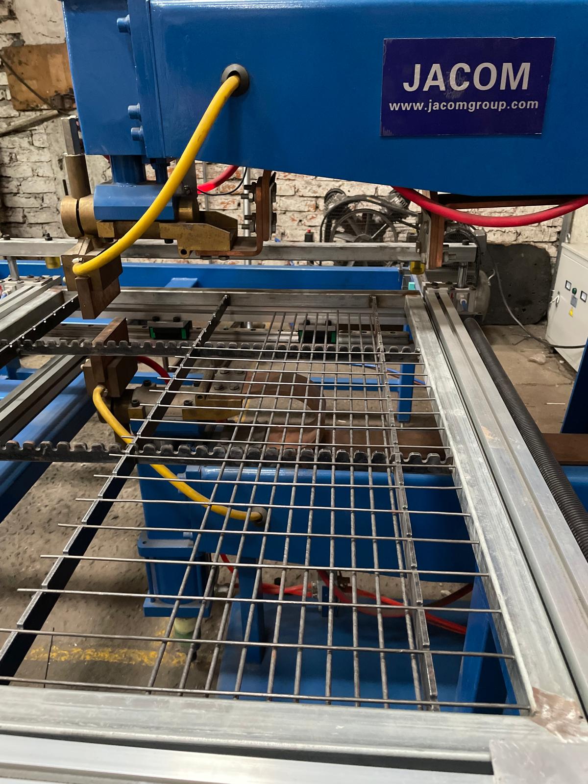 MAQUINA SOLDADORA DE EJES XY, PARA MALLAS Y PARRILLAS DE ACERO
