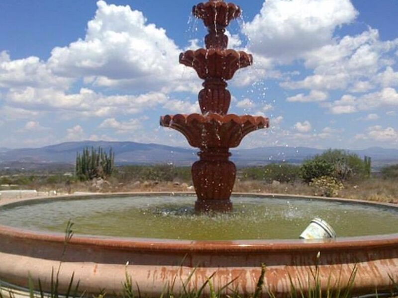 FUENTE DE CANTERA COLOR ROSA MEXICO