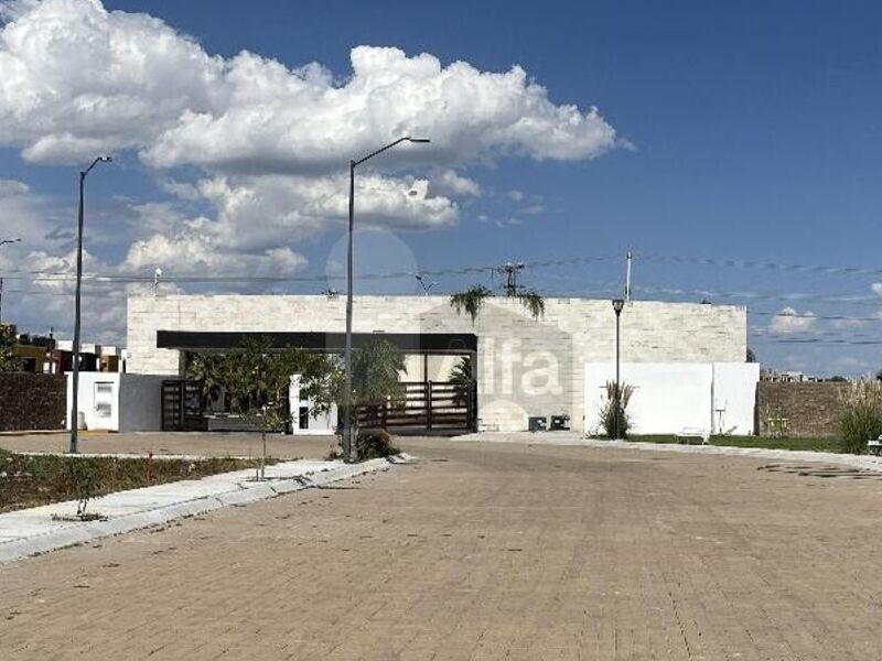 Terreno venta Maderas Celaya