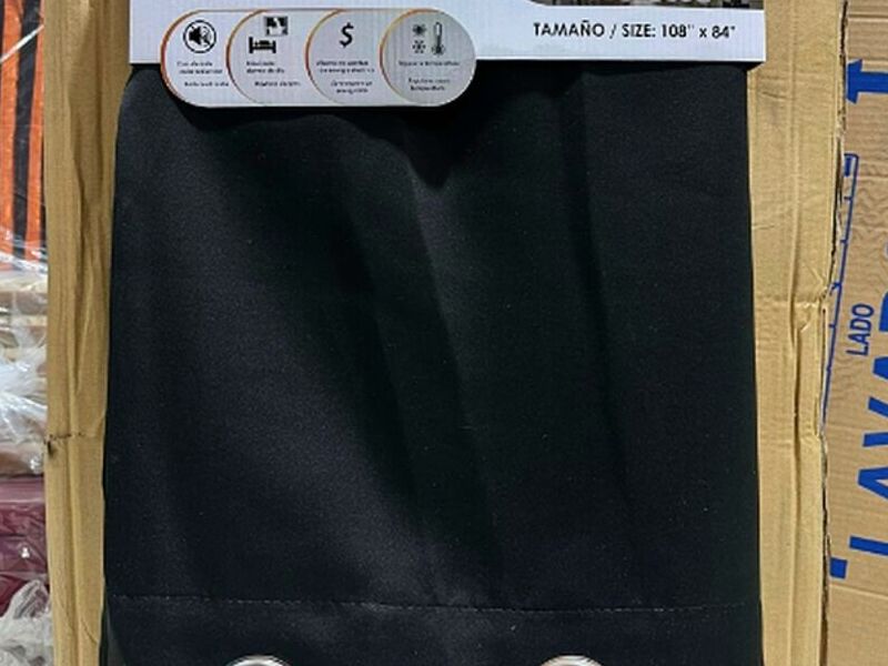 Cortinas blackout de color negro