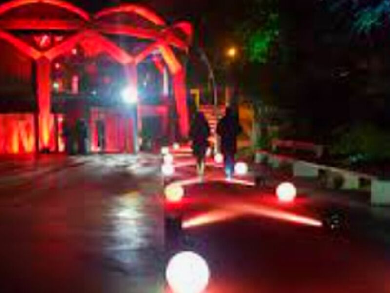 RED BLACK ROOM