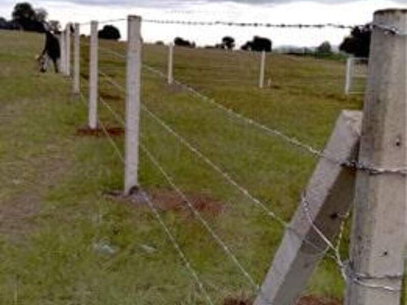 Alambre de púas en poste Puebla 