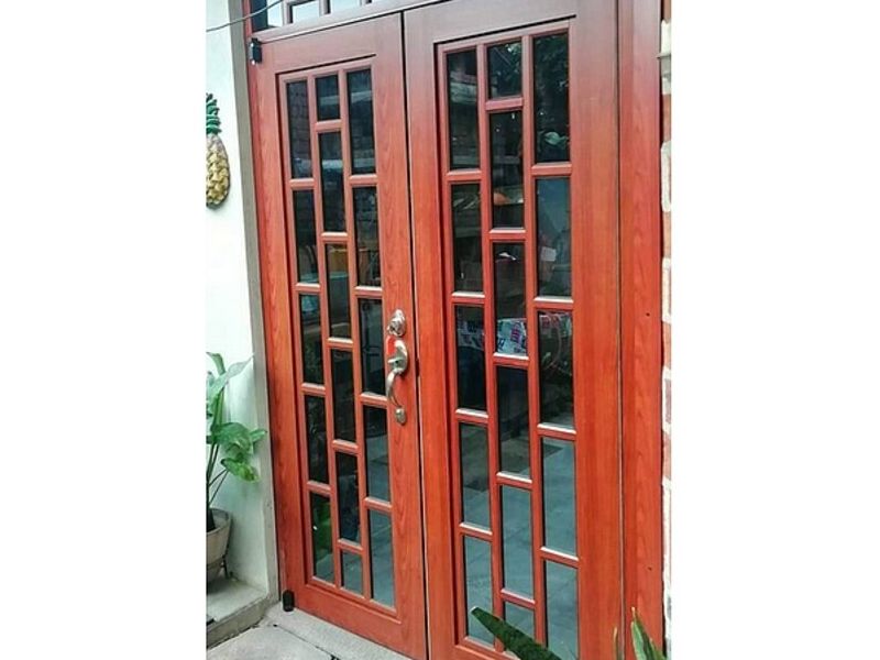 Puerta aluminio doble marrón Uruapan