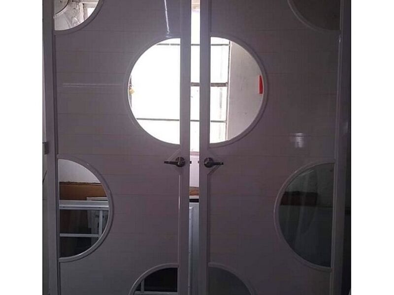 Puerta aluminio doble gris Uruapan