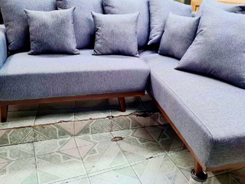 Sofá gris esquinero