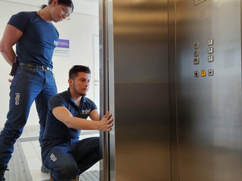 Mantenimiento y reparación de elevadores
