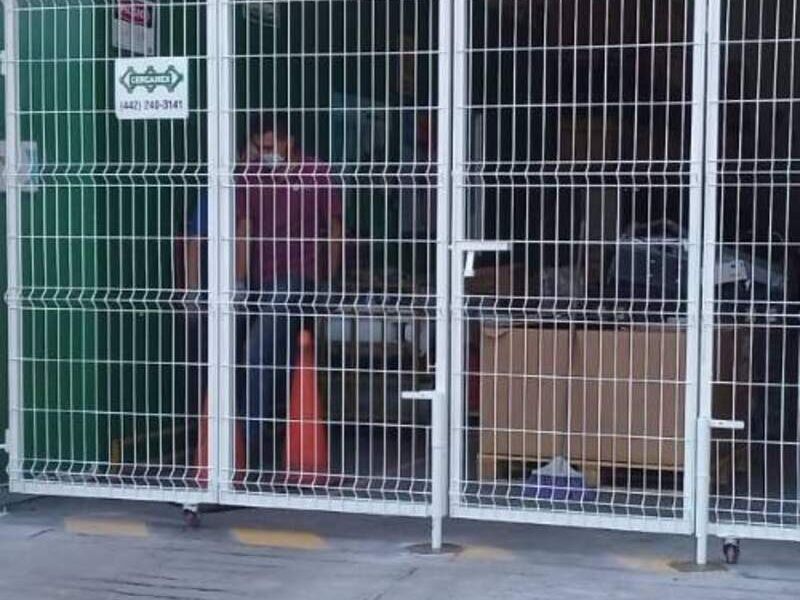 INSTALACIÓN PORTÓN LIBRO MÉXICO 