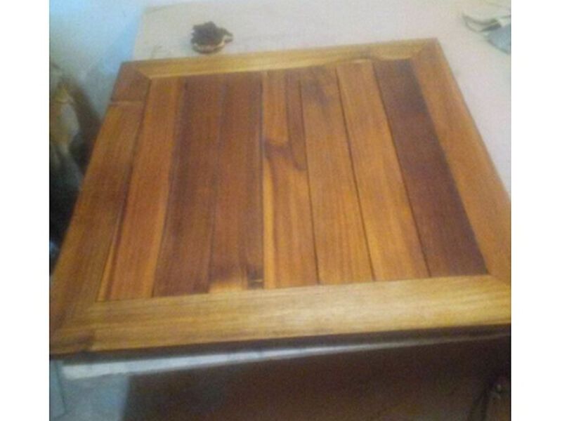 Mesa cuadrada madera chocolate