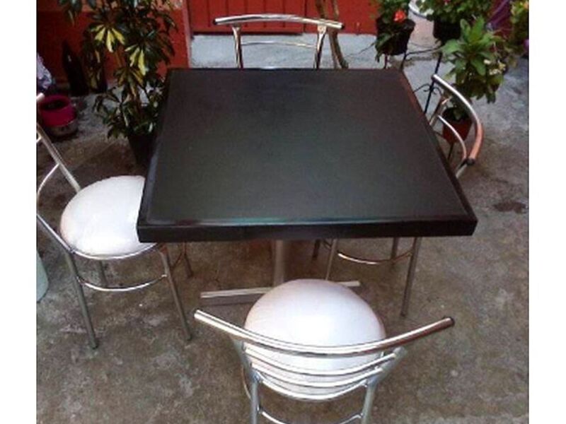 Mesa comedor cuadrado 4 sillas blancas madera