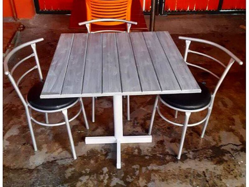 Mesa madera gris cuadrado madera