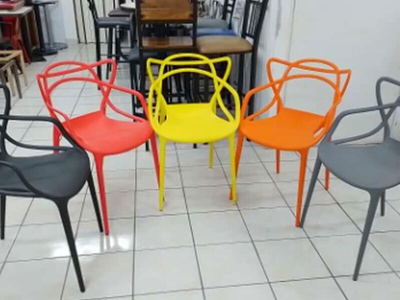 Sillas polipropileno restaurante