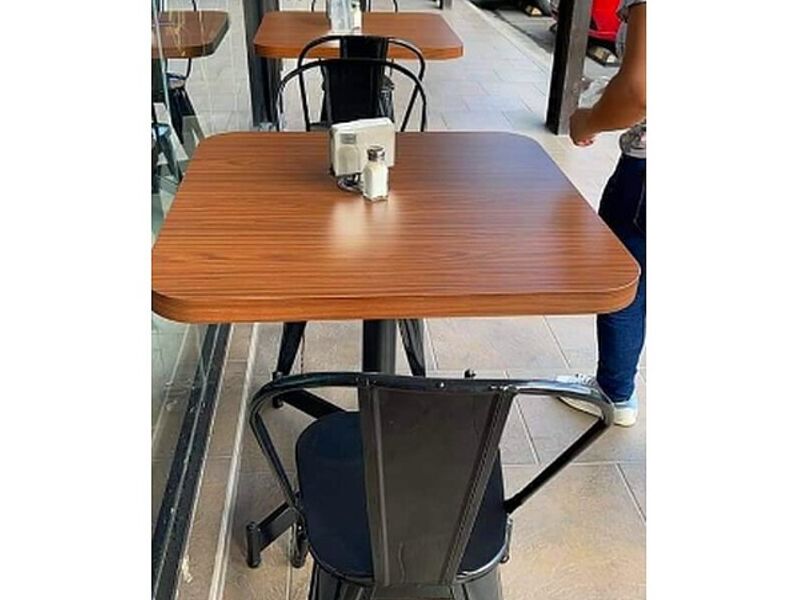 Mesa restaurante madera