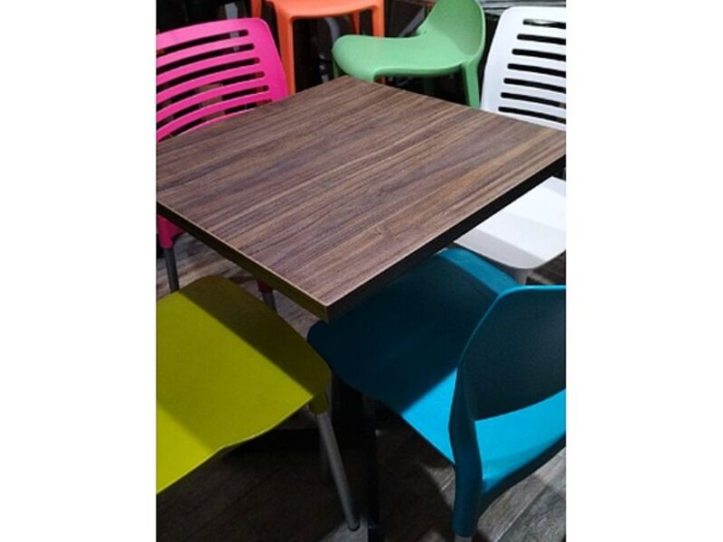 Mesa madera chocolate restaurante