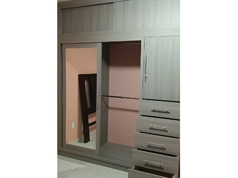 Closet madera gris México