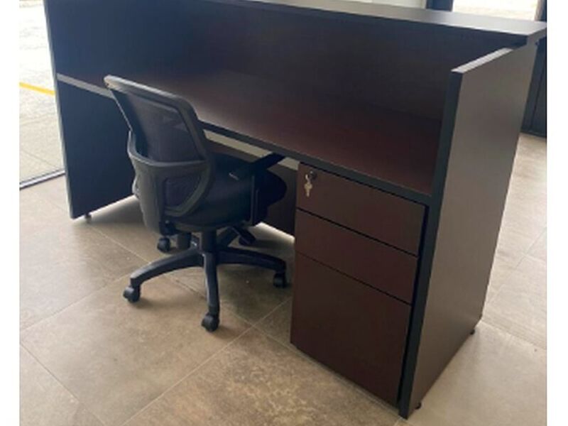 Escritorio recepción madera