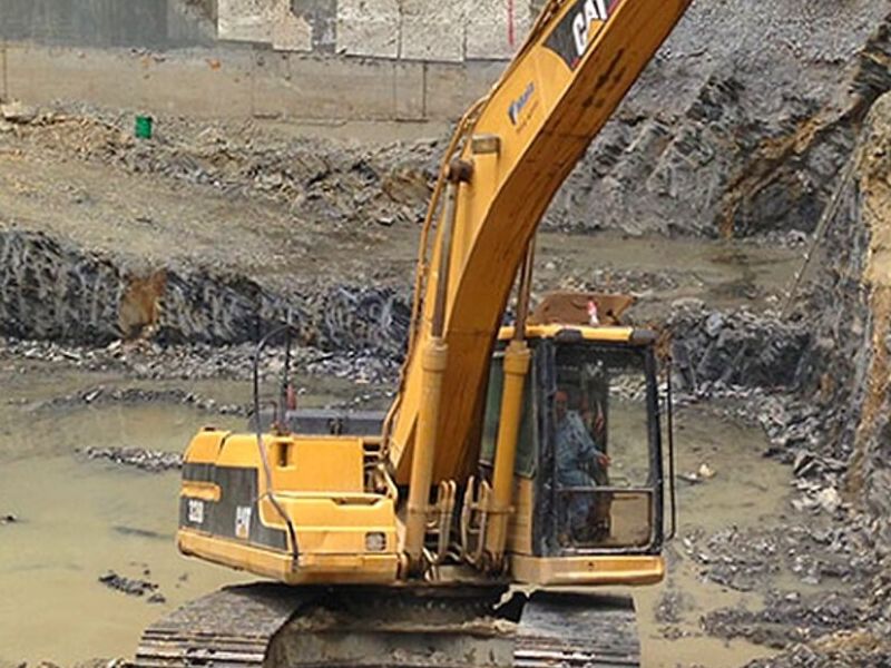 Excavadora de largo alcance 
