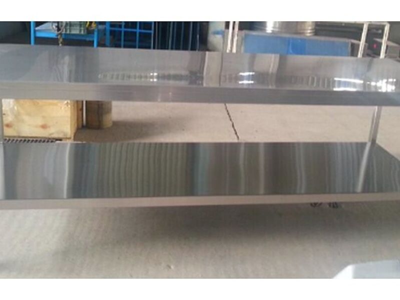 MESA CON ENTREPAÑO