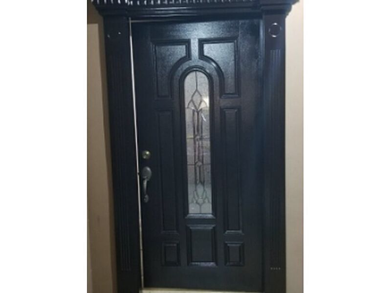 Puerta principal color negro México