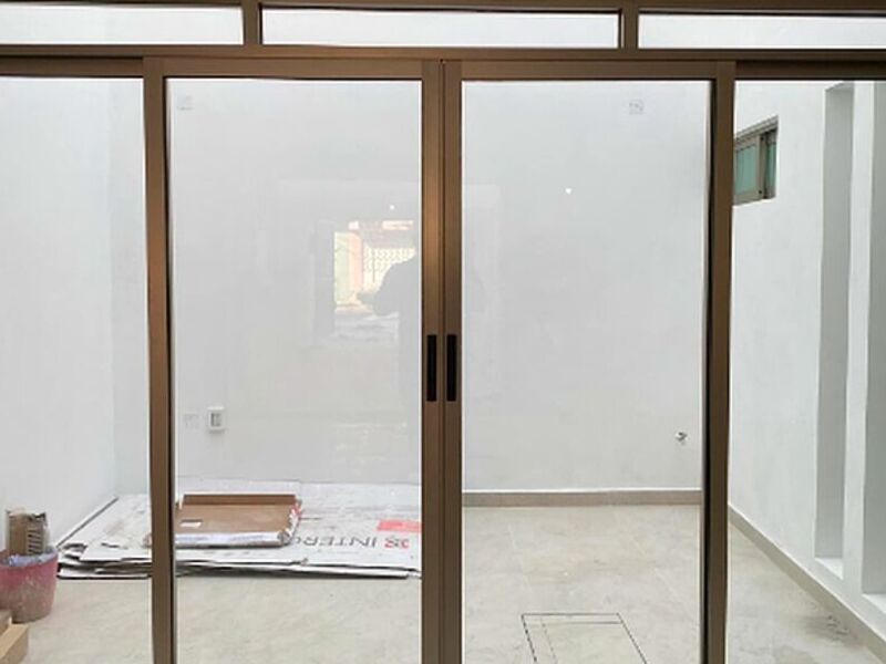 Puerta corrida de aluminio-México