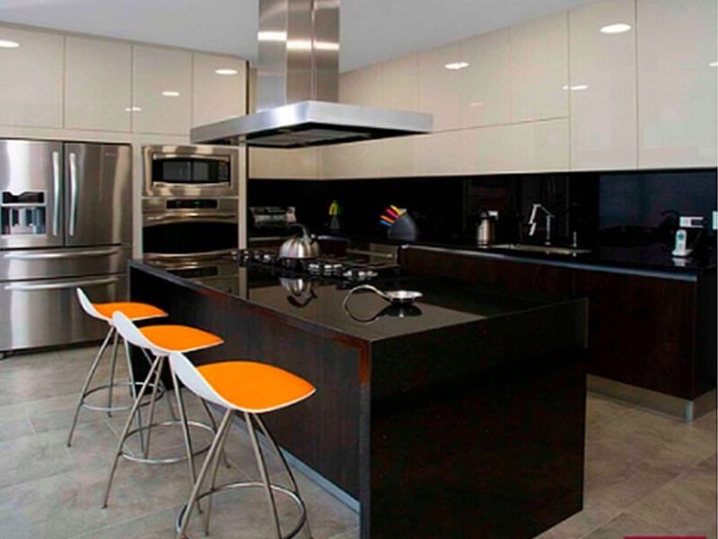 Mesón madera cocina negro