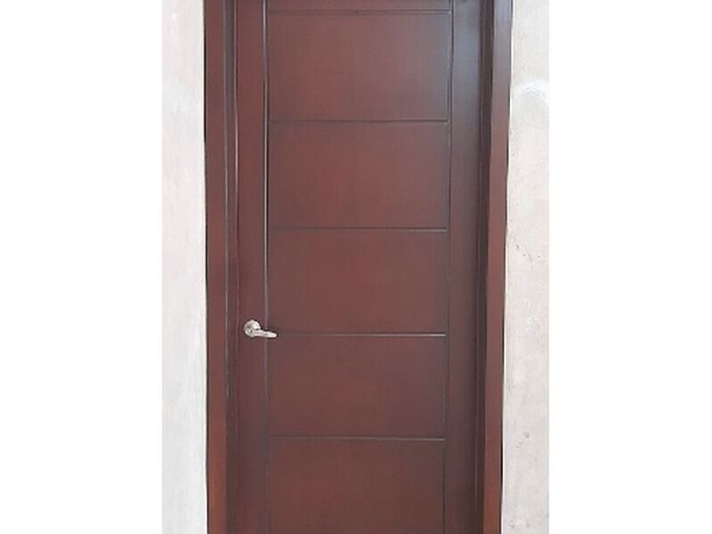 Puerta madera sólida 
